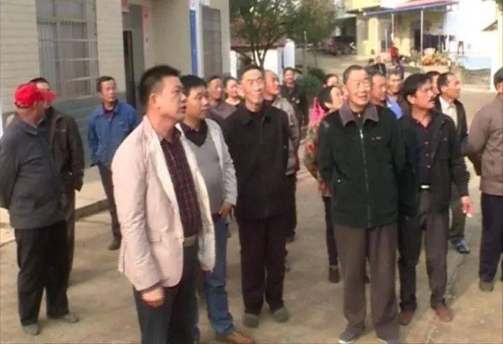 延风村民委员会领导团队引领村庄迈向新篇章